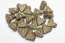 Leaves in heart 15x13mm matte/bronze